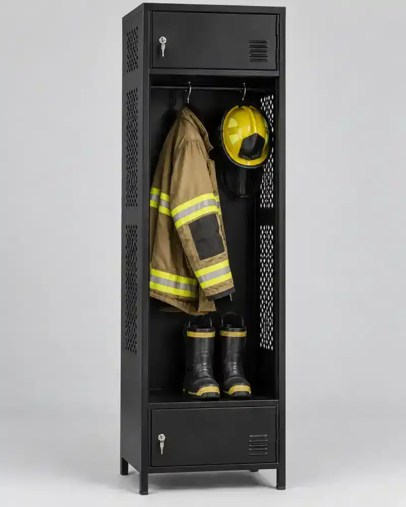 casillero de piso para equipo de bombero sobre fondo gris claro