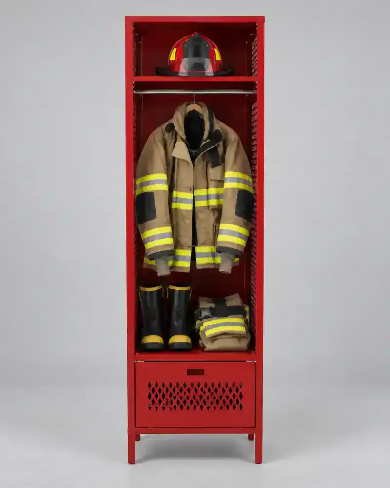casillero de piso para equipo de bombero sobre fondo gris claro